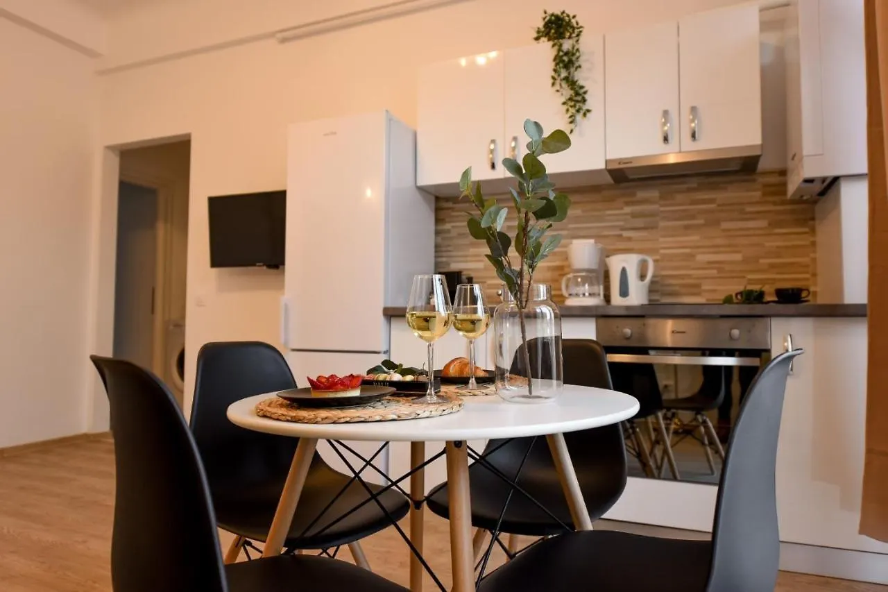 Golden Touches - Elegant - Armeneasca Central Apt 부쿠레슈티